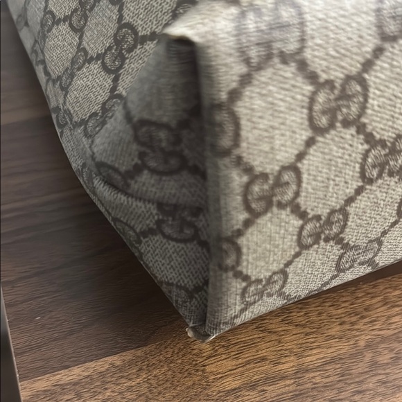 Gucci Cream and Brown Tote Bag with Iconic Design - Picture 6 of 16